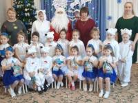 Новогодний утренник "Умка  в гостях у ребят" в средней группе "Радуга" 